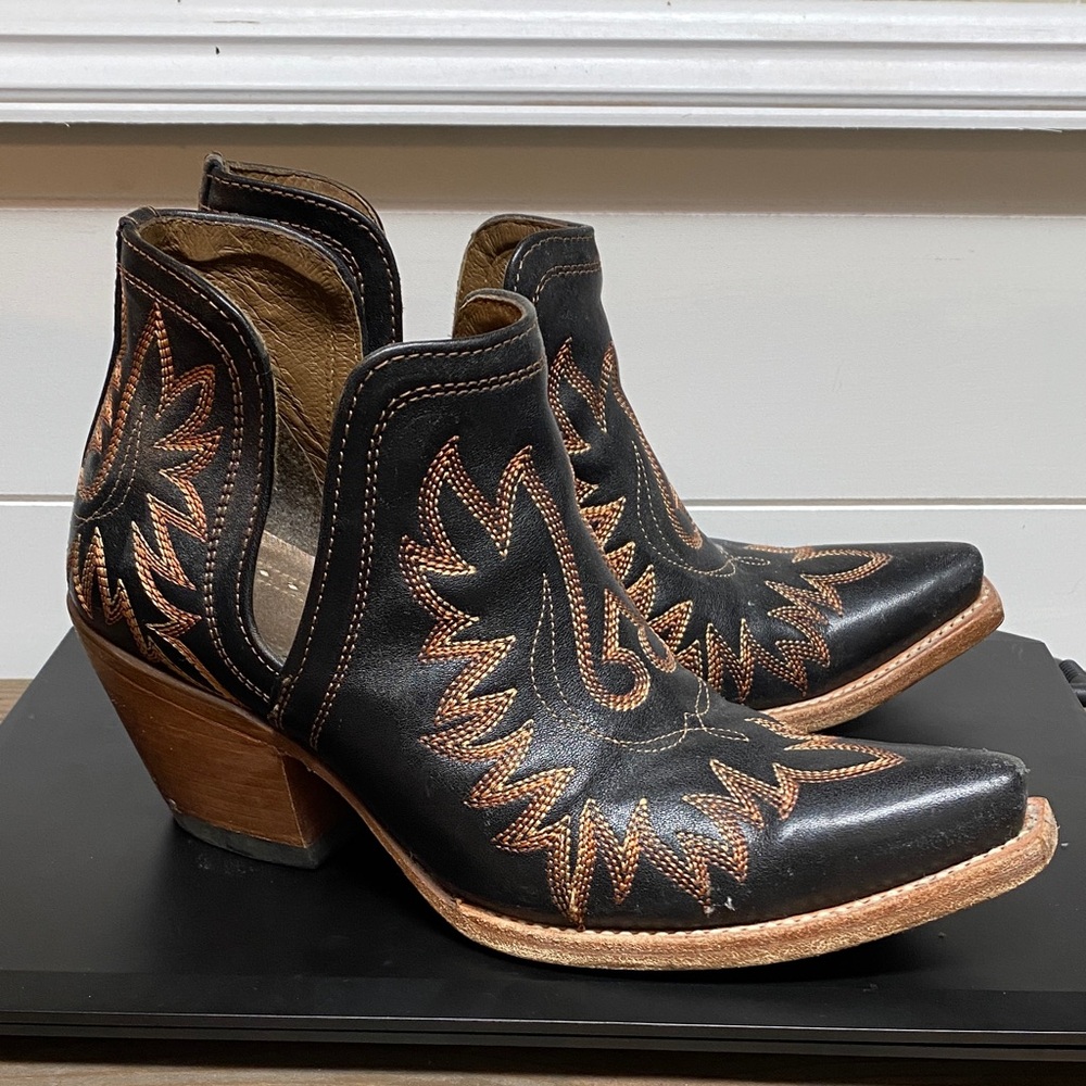 Ariat Black Ankle Booties - Womens size 8